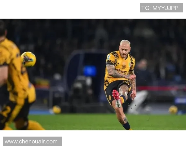 足球明星腹肌照片揭秘谁的身材最为出众引发球迷热议